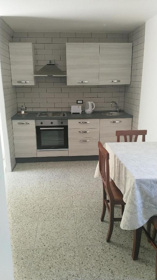 Lake Retreat - Maiella Apartment - Beautiful Lake And Mountain Views Casoli  Exterior foto