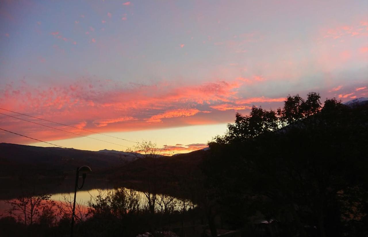 Lake Retreat - Maiella Apartment - Beautiful Lake And Mountain Views Casoli  Exterior foto